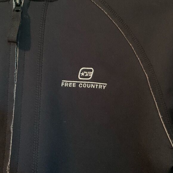 3 for $30! Free Country black zip up jacket - Picture 3 of 10